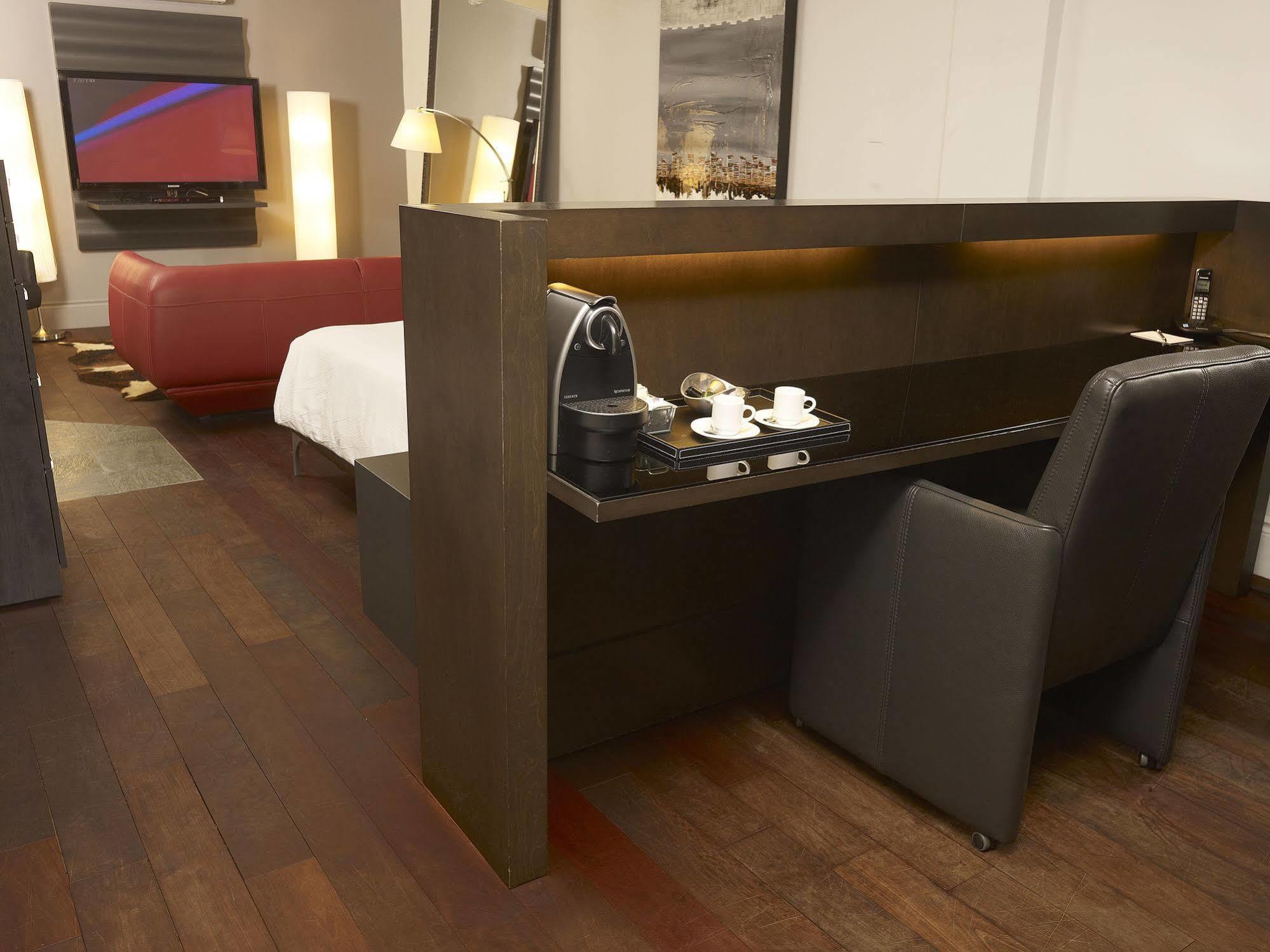 Hotel Le Priori ควิเบกซิตี้ ภายนอก รูปภาพ